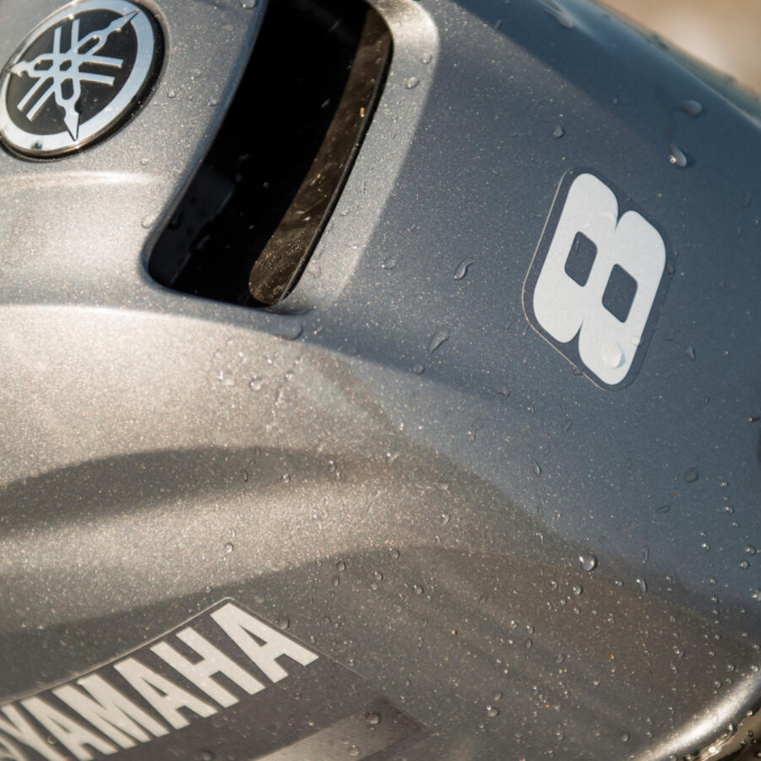 Motor Yamaha F8